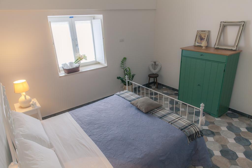 Marinella Suite Home Locorotondo Szoba fotó